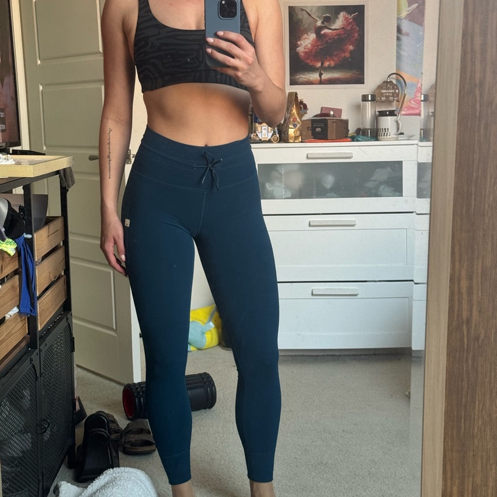 Vuori Navy Blue Leggings